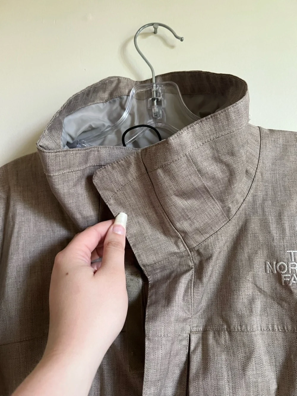 The North Face Men’s Light Brown HyVent Polyester Jacket w Pockets Size Large